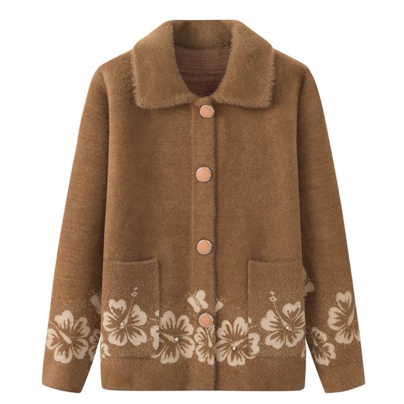 Áo khoác lông thỏ mềm mịn cho bà già. Áo khoác cho bà mùa đông ấm áp