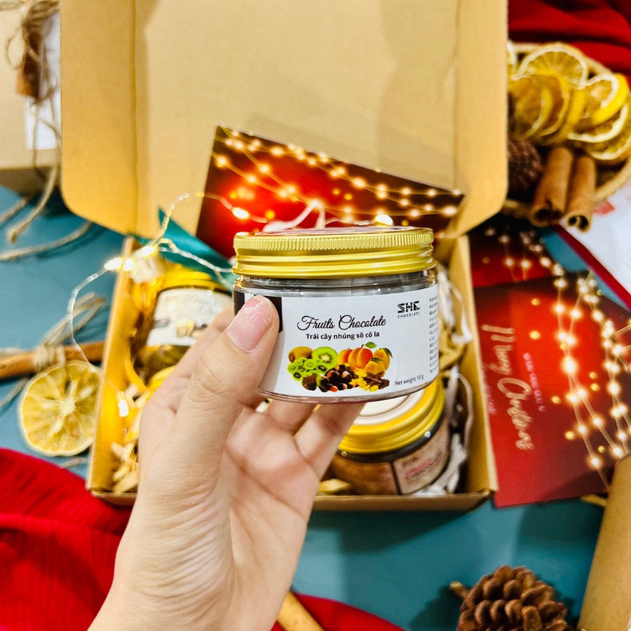 Quà tặng Giáng sinh, Noel - SHE Chocolate. Socola, nơ đỏ, thiệp Giáng sinh. Quà tặng đặc biệt