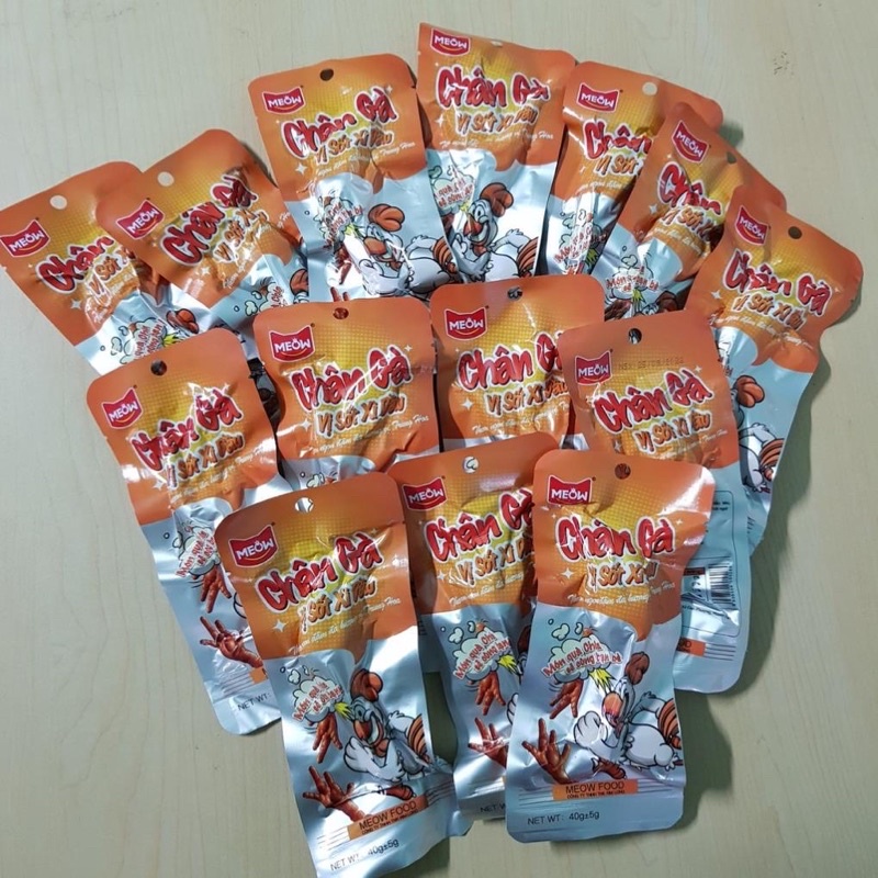 Chân gà vị Sốt Xì dầu Meow của Việt Nam sản xuất gói 40g siêu ngon