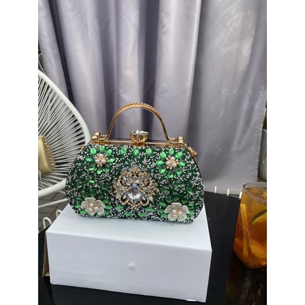 Túi xách đi tiệc trung niên đính đá