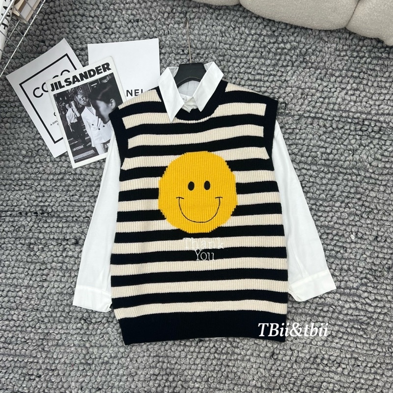 Gile kẻ mặt cười kèm sơ mi trắng Bầu Bé