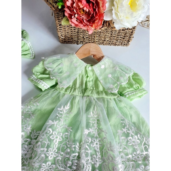 Váy Lolita Màu Xanh Cốm Cho Bé Gái 3 Đến 17kg Chất Đũi Xốp Nhún Phối Ren