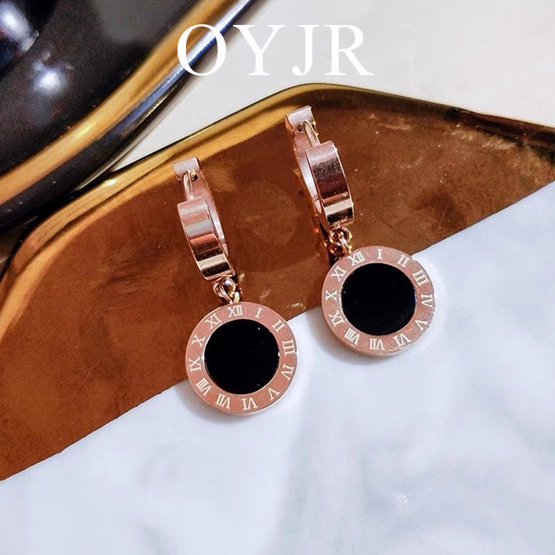 Khuyên tai OYJR bằng titan không gỉ màu đen họa tiết số La Mã phong cách vintage Hàn Quốc cho nữ