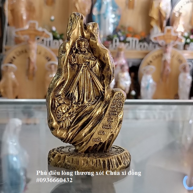 BỨC TƯỢNG CÔNG GIÁO PHÙ ĐIÊU ĐỂ BÀN LÒNG THƯƠNG XÓT CHÚA COMPOSITE XI ÁNH ĐỒNG - QUÀ TẶNG CÔNG GIÁO
