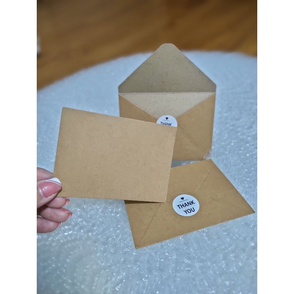 Thiệp chúc mừng chất liệu kraft theo phong cách Vintage