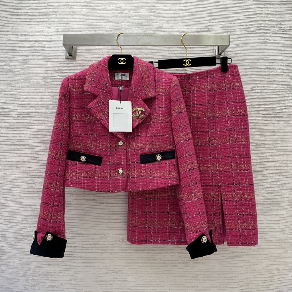 Set bộ áo vest ngắn + chân váy cạp cao dạ tweed màu hồng  phối nhung thời trang cao cấp Channel CN