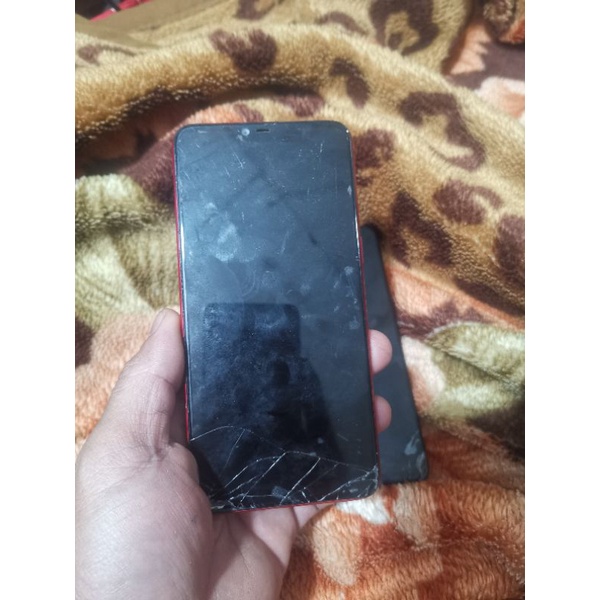Xác điện thoại oppo a3s xác im re không báo gì main chưa sưa chữa gi đây đủ đồ pin vẫn còn ngon luôn thanh lý cho ai cần