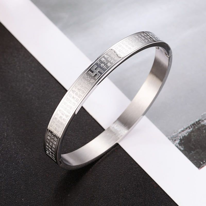 Vòng Tay Sutra Mặt Hình Trái Tim Chất Liệu Thép Không Gỉ JP5