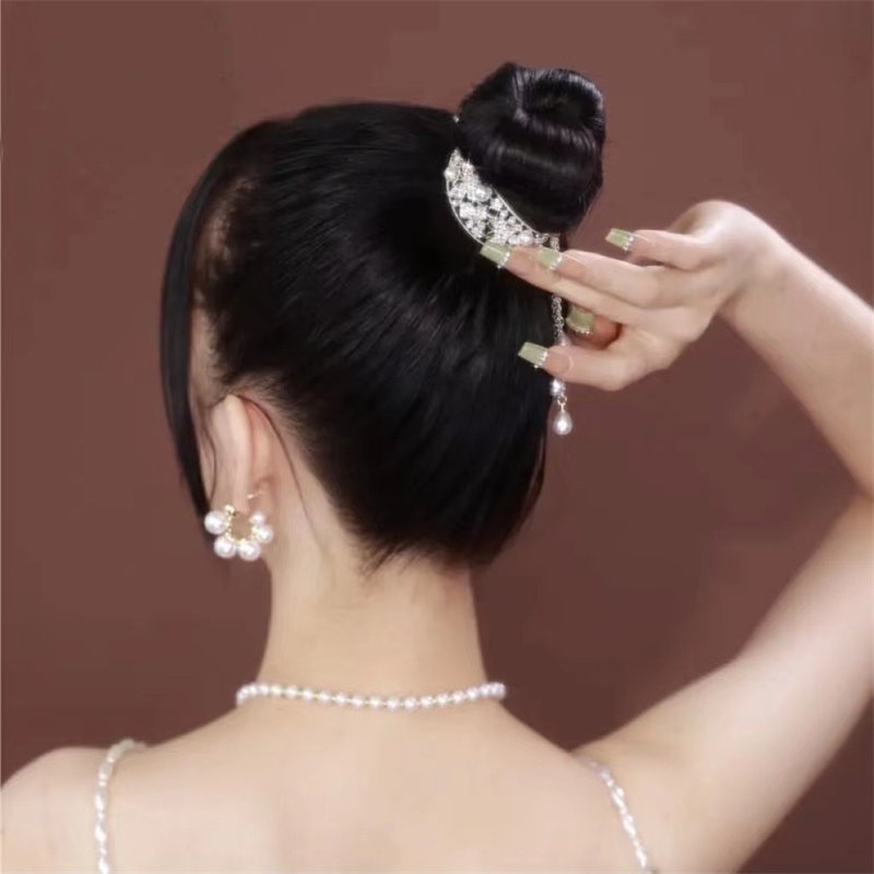 Kẹp Tóc Đuôi Ngựa Đính Đá Và Ngọc Trai Hình Bướm Xinh Xắn