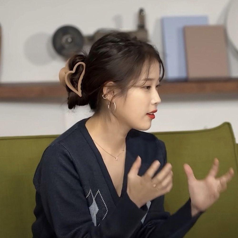 Giá Đỡ Kẹp Tóc Hình Trái Tim / Cua / Cá Mập Màu Nhám Phong Cách Vintage Cho Nữ MXGOODS