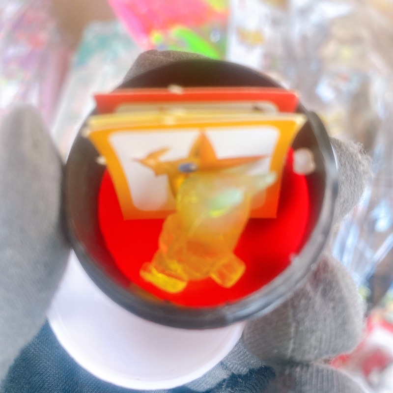 Vỉ 30 quả trứng pokemon có mô hình và dán sticker