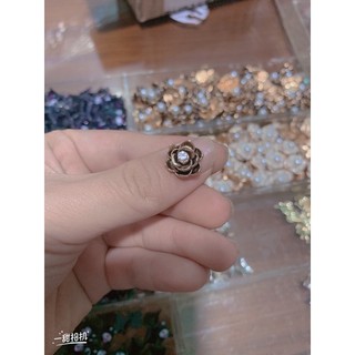 charm hoa cha nel trang trí móng
