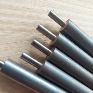 Ty sắt phi 12mm dài 27cm