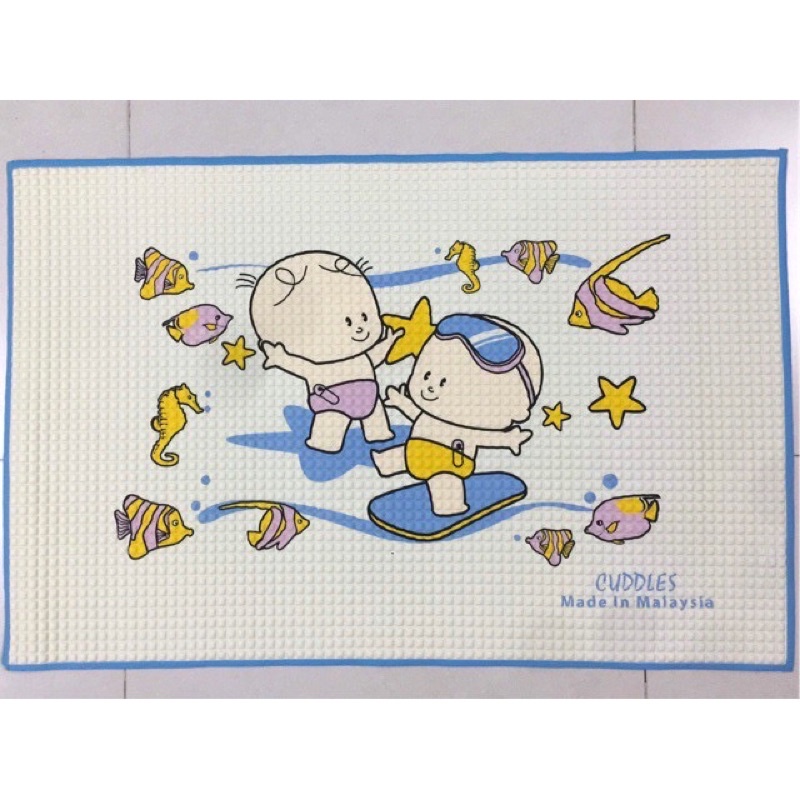 Chiếu cao su Cuddles chống thấm nước cho bé, nệm nước cao su cho bé kích thước 60x90 Malaysia