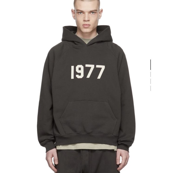 Áo Hoodie Essentials – Black ‘1977’ Hoodie