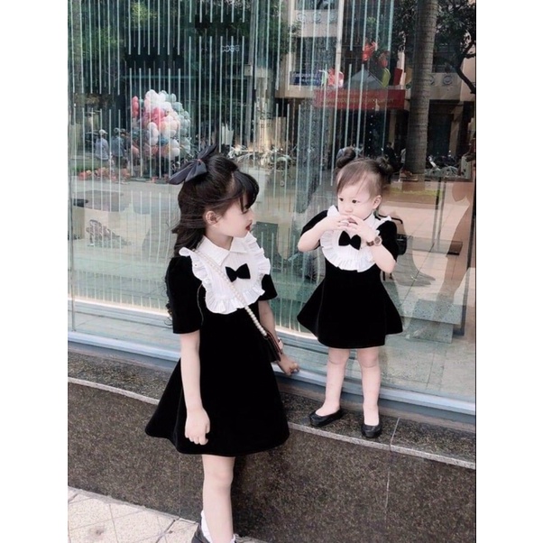 Váy nhung bèo ngực cho bé