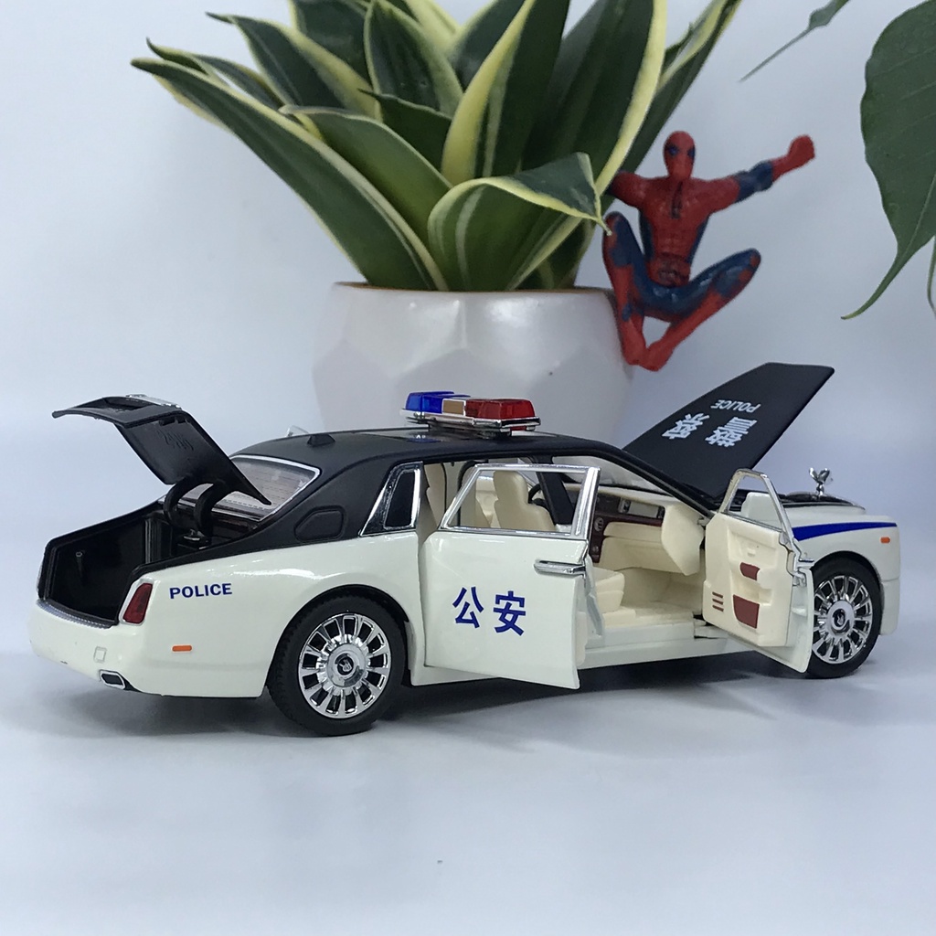 Mô hình xe cảnh sát Rolls Royce Phantom VIII tỷ lệ 1:24 bằng kim loại có đèn chớp nháy ưu tiên và còi hú chuyên dụng