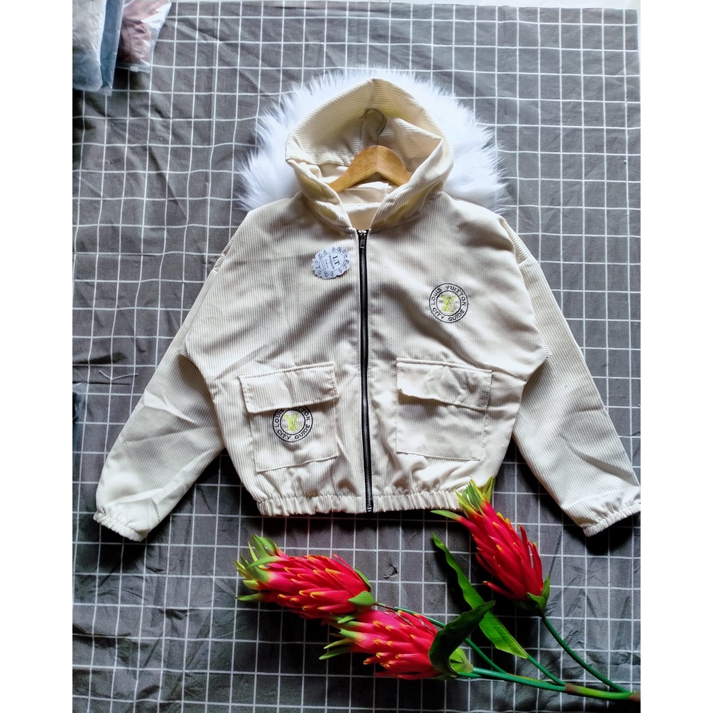 Áo khoác bomber cho nữ chất nhung gân,  form dáng trẻ trung có mũ