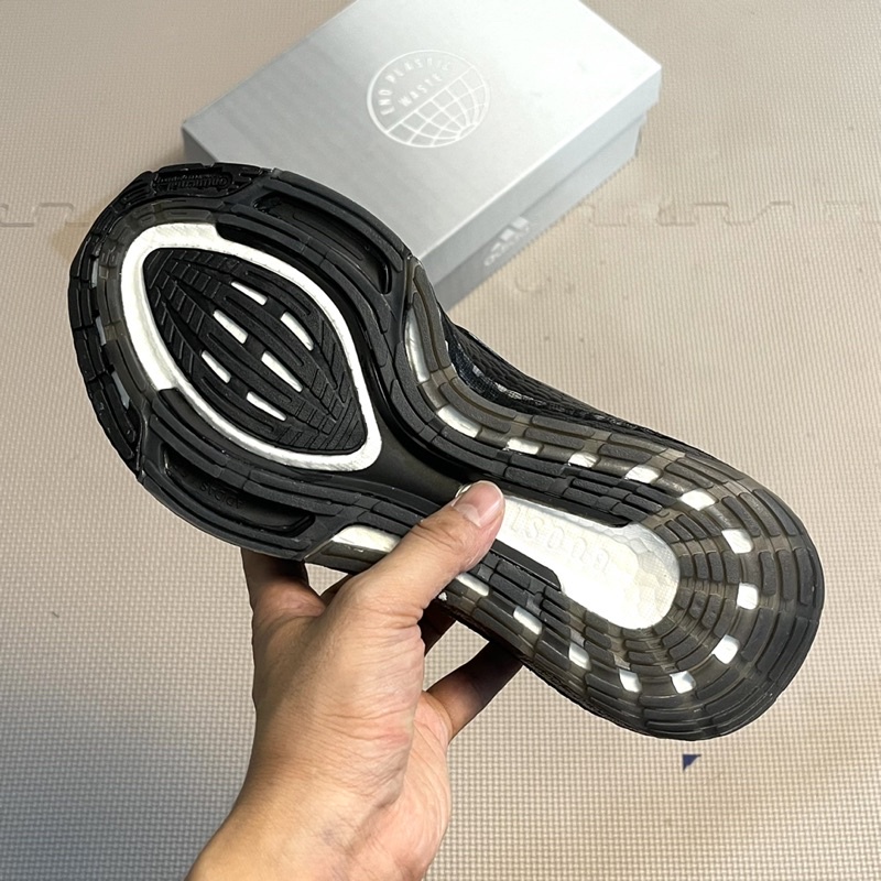 Giày thể thao Ultra Boost 8.0 Full đen bản boost nén