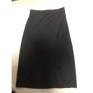 Pass chân váy xẻ trước size M dài qua gối