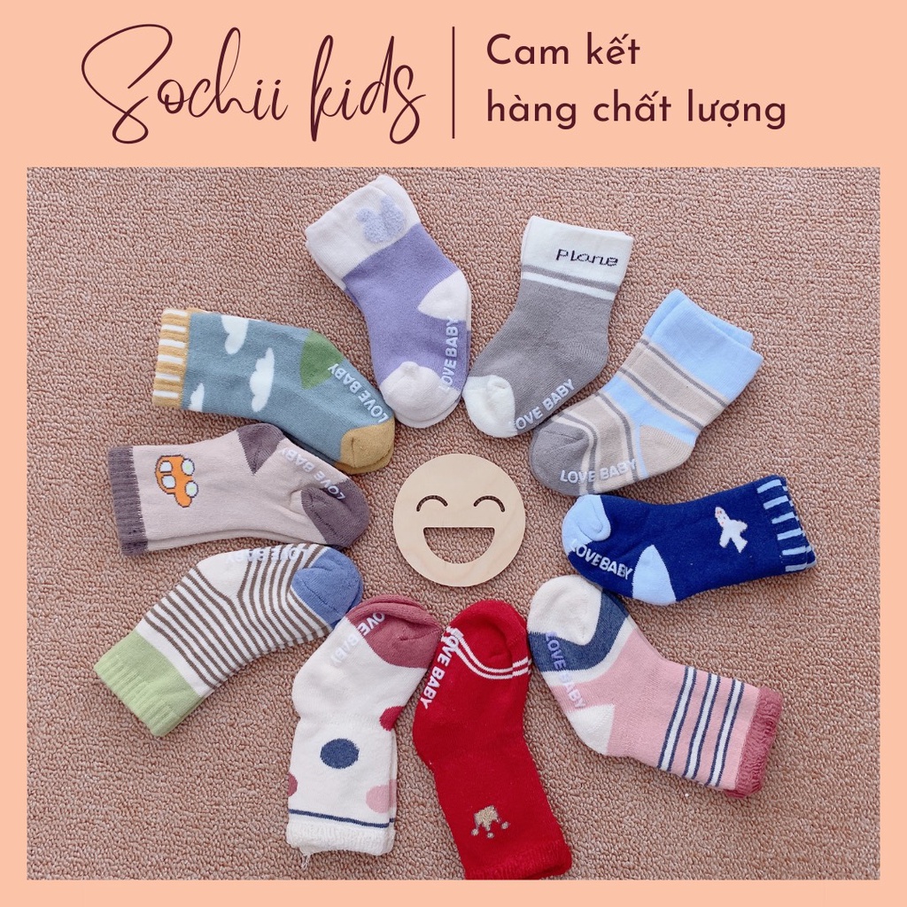 Set 3 đôi tất / vớ cao cổ vải len xù giữ ấm có lót chống trượt cho bé 0-3 tuổi