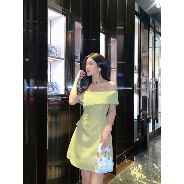 Đầm xếp li ngực
