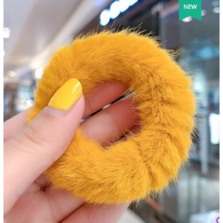 Cột tóc lông xù cho nữ