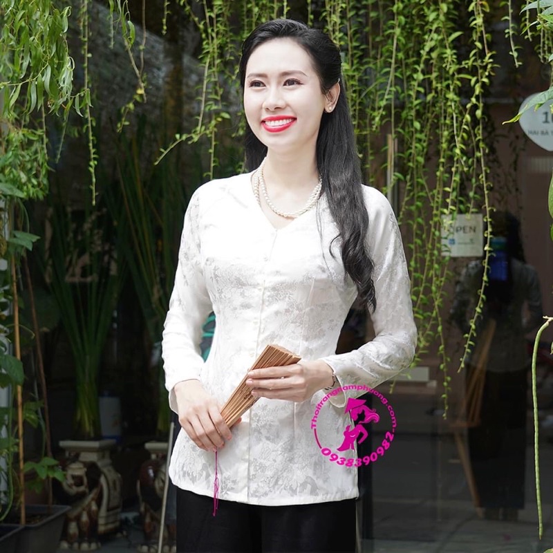Áo bà ba nữ vải gấm lụa màu trắng cổ tim - Nam Phương