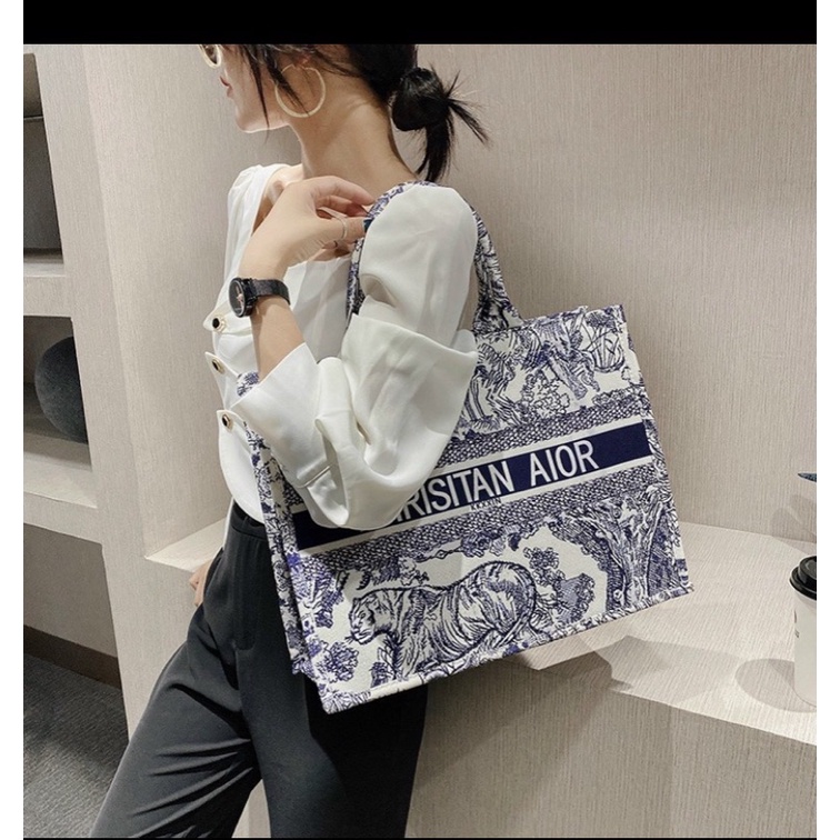 0Túi Xách Nữ Công Sở- Giỏ xách họa tiết thổ Cẩm-Di or-Kèm khăn ❣ ❣Để được laptop -size 36