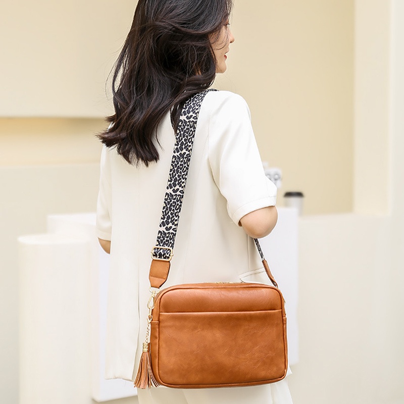 Túi Đeo Chéo Hình Vuông Cỡ Nhỏ Phối Tua Rua Đơn Giản Thời Trang Cho Nữ