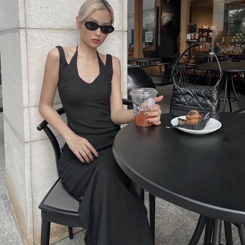 Đầm dài INTO.EIGHT thiết kế hở lưng