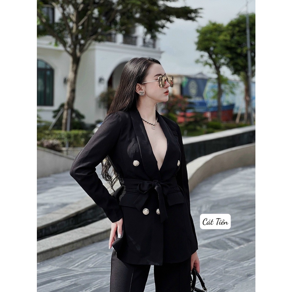 Áo vest khuy vàng siêu sang