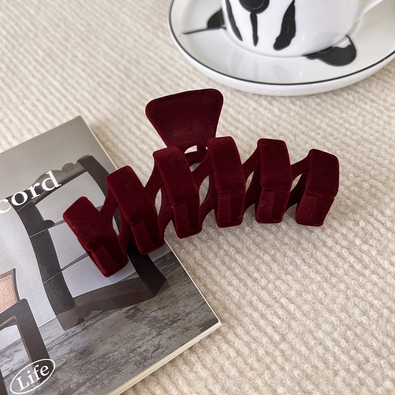 Kẹp Tóc Hình Cá Mập Màu Đỏ Sẫm Thời Trang Thu Đông Hàn Quốc