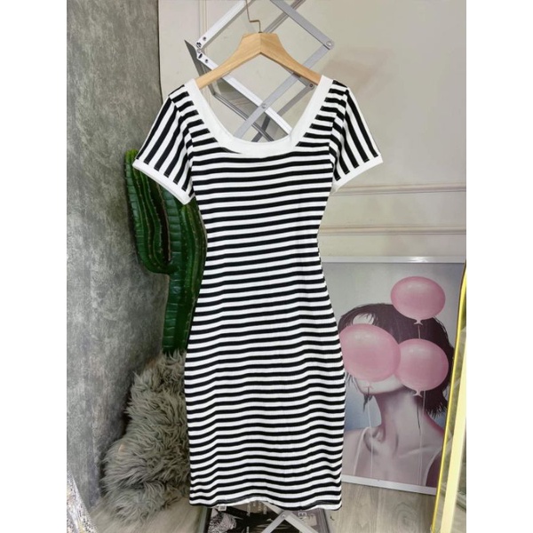 đầm body kẻ