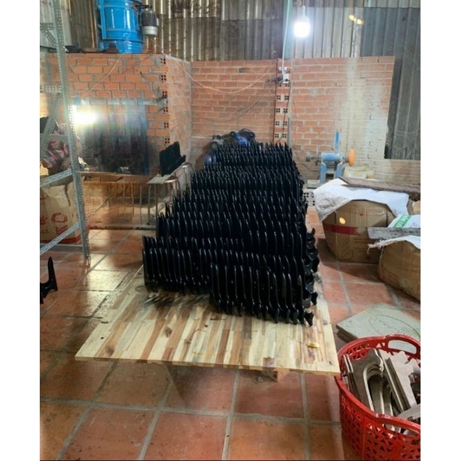 Chân kê khung hình thờ kẹp chữ L- giá đỡ khung ảnh