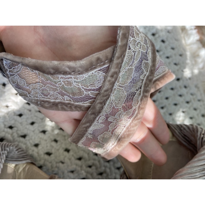 SALE OFF Giày cao gót si Hàn size 38-39 vải ren phối nhung