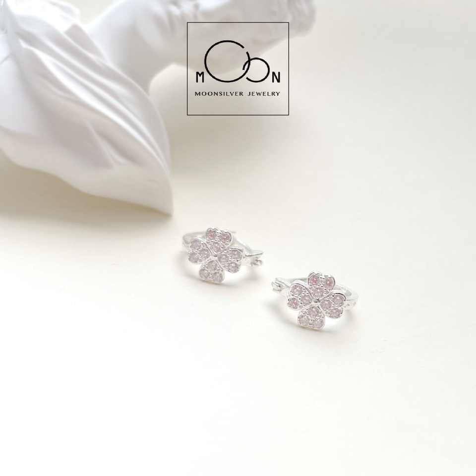 Bông tai bạc/ khuyên tai bạc khoen tròn gắn đá hình hoa bốn cánh cho bé gái chuẩn bạc cao cấp moonsilver