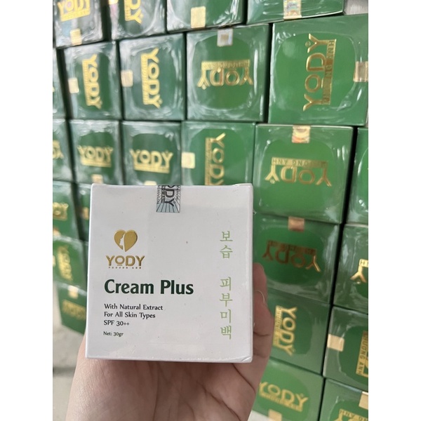 Kem Cream Plus White chống nắng da nhờn Yody White Phương Anh