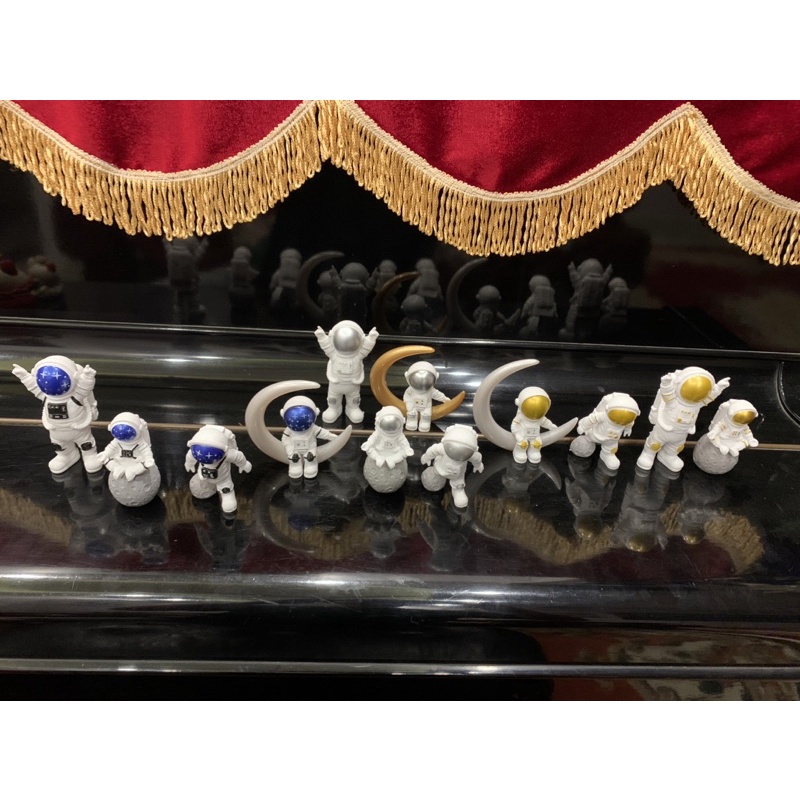 Bộ 3 mô hình nhà du hành vũ trụ trang trí ô tô nhà cửa và decor bánh kem sinh nhật