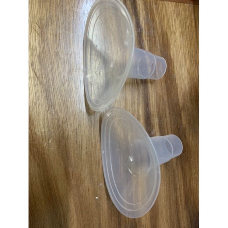 Phễu MEDELA Oval chính hãng size 27 like new