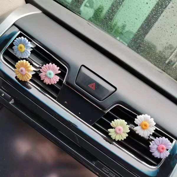Kẹp Khuếch Tán Nước Hoa 23 Mẫu Hoa Cúc Gắn Máy Điều Hòa Xe Hơi