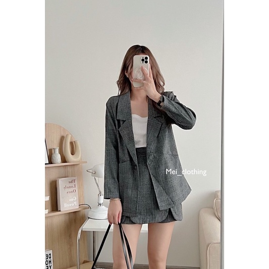 Set blazer dài tay kèm chân váy viền cánh hoa có lót trong