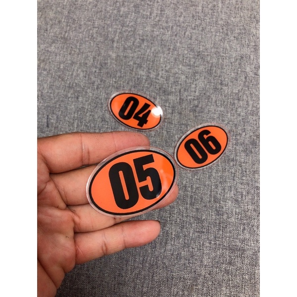 Số bàn quán ăn 6cm x 4cm, số đen, nền cam, siêu đẹp, siêu bắt mắt