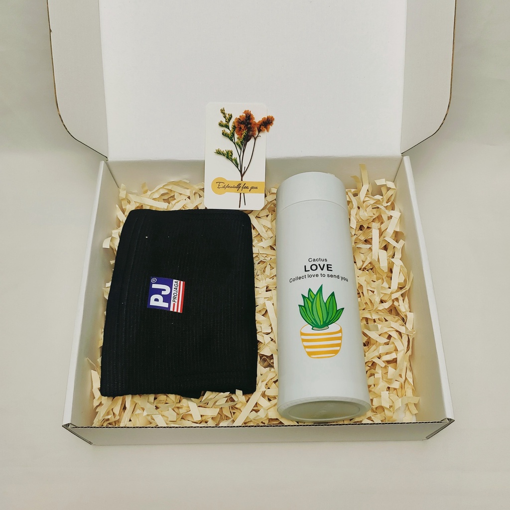 Quà sinh nhật nam tâm lý chơi thể thao - bó gối và bình nước