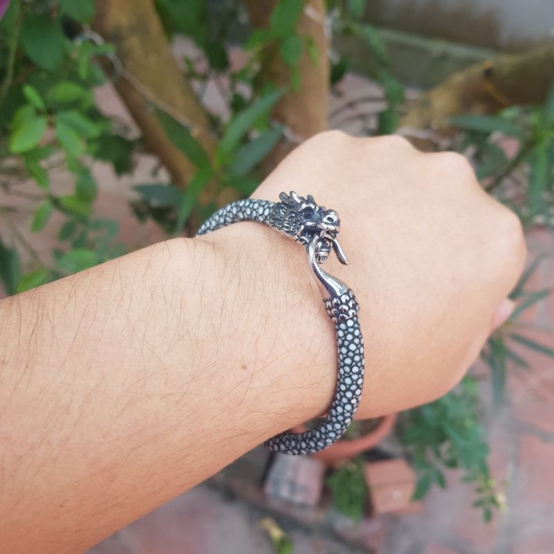 Vòng tay charm rồng da cá đuối, da trăn cao cấp