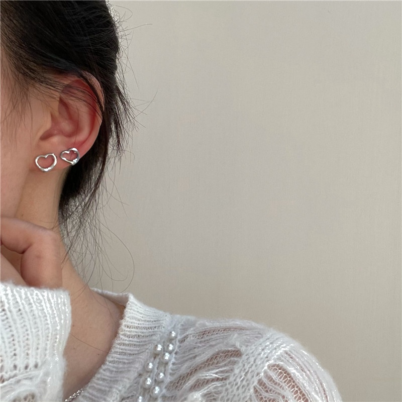 Khuyên tai 17KM mạ vàng / bạc hình trái tim đơn giản thời trang Hàn Quốc