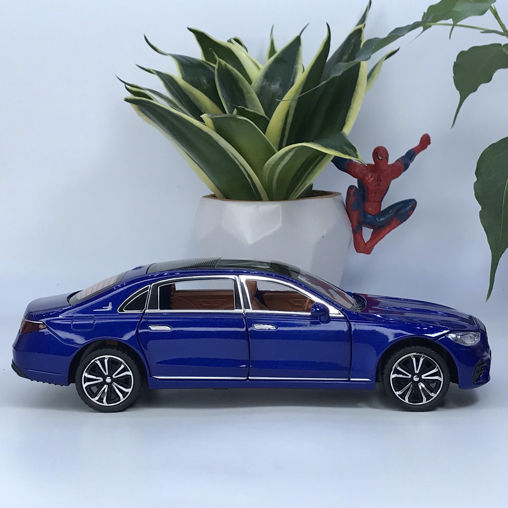 Mô hình xe Mercedes-Benz E300L tỷ lệ 1:24 bằng kim loại mẫu Sedan hạng sang