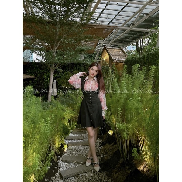 Đầm yếm ghi lê style hàn quốc shop có bán lẻ sơ mi phối cùng như hình