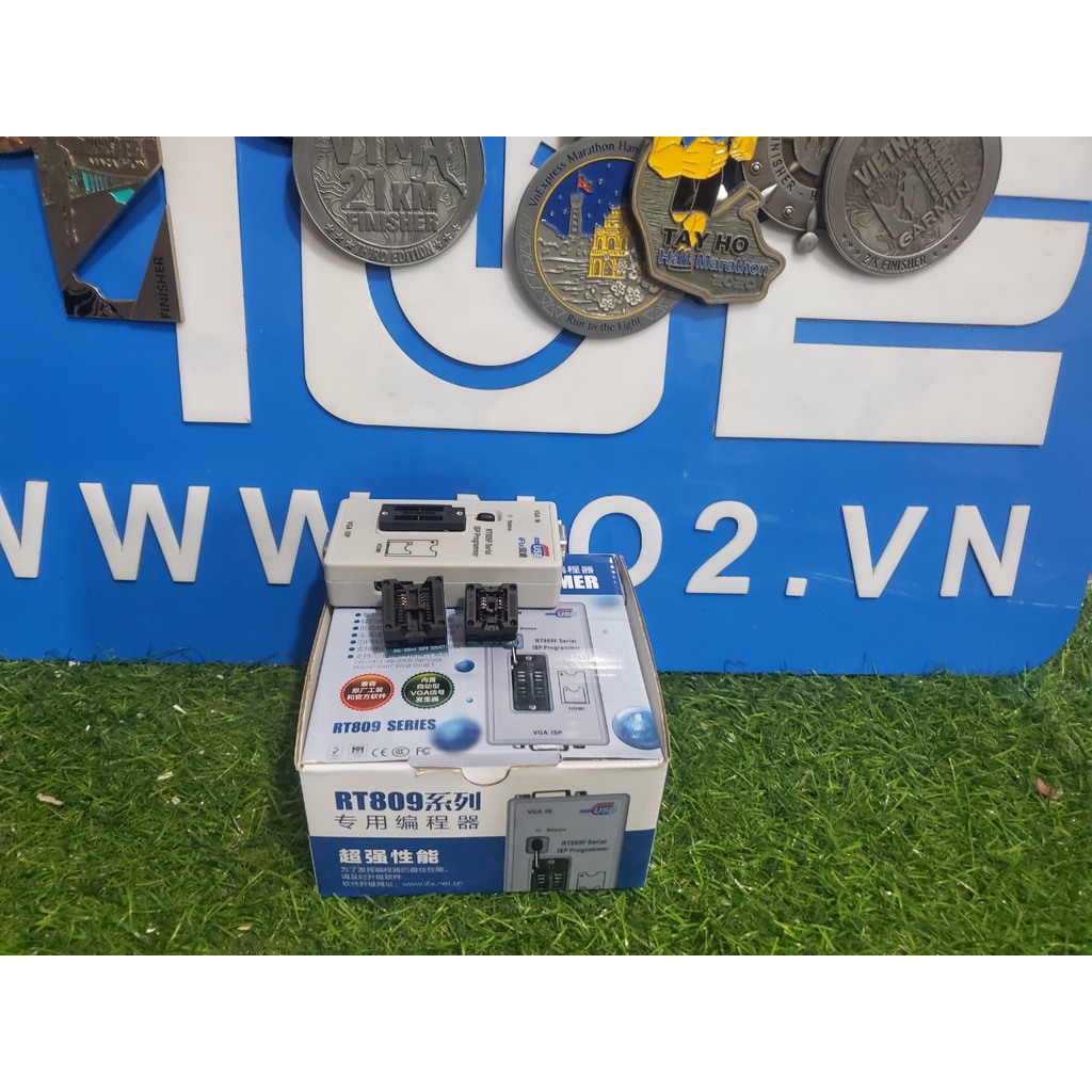 Máy chép ROM PRO RT809F gồn đế 8 chân to và nhỏ