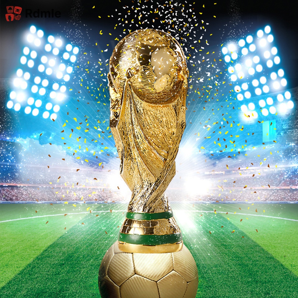 Tượng Cầu Thủ Bóng Đá 2022 Bằng Nhựa Resin Màu Vàng Trang Trí Cho Gia Đình